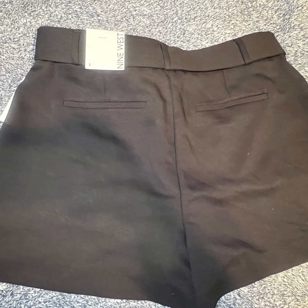 New / Nine West Black Belted Shorts / Size L - Picture 6 of 11